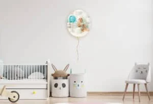 1. Decoración infantil con temática de animales y globos para celebraciones de cumpleaños.