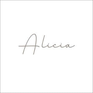 Álbum personalizado con nombre Alicia, diseño elegante y sofisticado para momentos especiales.