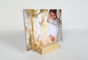 Árbol de madera con foto impresa, ideal para álbumes de recuerdos y fotos personalizadas.
