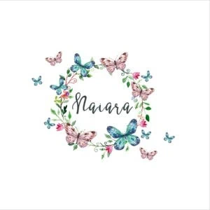 Coloridas mariposas en diseño de álbumes de recuerdos con nombre Naiara.
