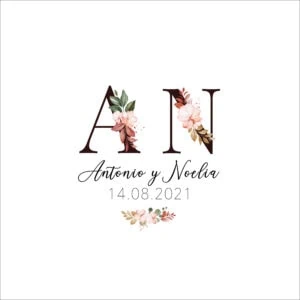 Álbum personalizado de boda con flores y nombres de novios, ideal para recuerdos especiales.