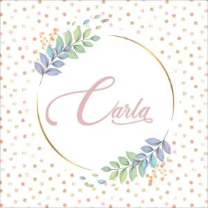 Baby álbum personalizado con diseño floral elegante y nombre Carla en letra cursiva.