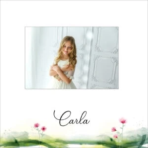 Retrato de niña sonriendo en álbum de fotos personalizado 3F Álbumes.