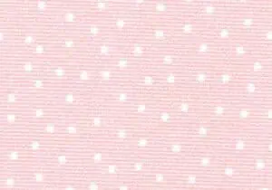 Suave papel decorativo rosa con puntos blancos para álbumes y manualidades.