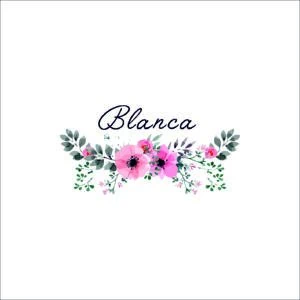 Flores blancas en álbum de fotos, diseño floral elegante y romántico para álbumes personalizados.