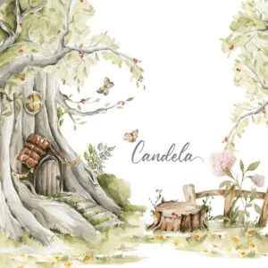 Árbol con casita y mariposas en estilo acuarela, portada para álbum infantil, dulce y artística.