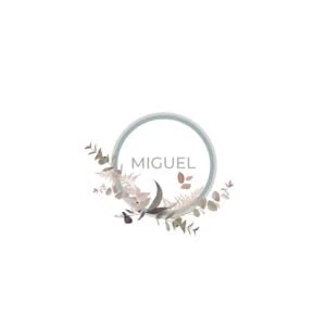 Colorido álbum personalizado con nombre y diseño floral, ideal para recuerdos y regalos especiales.