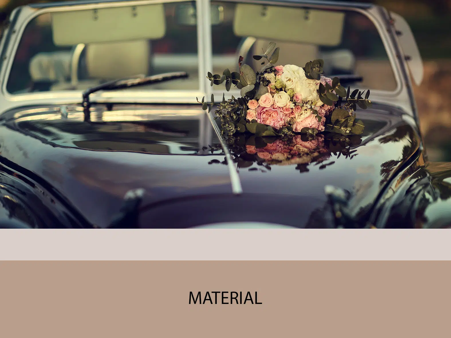 Claveles y rosas en coche clásico, ramo de bodas para ceremonia elegante y romántica en evento especial.