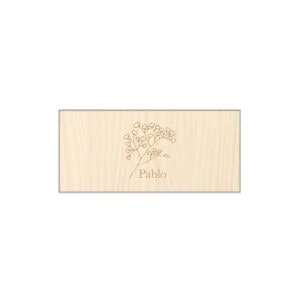 Flores de corazón en álbum personalizado con nombre Pablo, recuerdo exclusivo para evento especial.