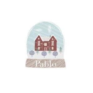 Casa personalizada en una bola de nieve con nombres, ideal para álbumes de recuerdos de Navidad.